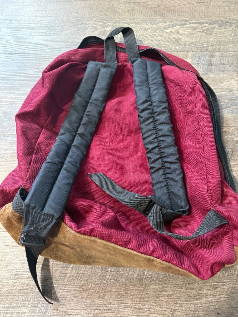 Vintage Jansport Burgundy Backpack with Brown Suede Trim and Patterned Accent - Picture 5 of 5